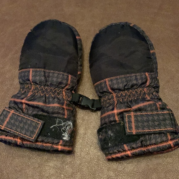 Roots mittens size 18-24 months - Picture 2 of 3